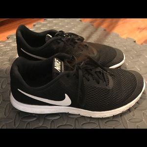 SIZE 10 NIKES
